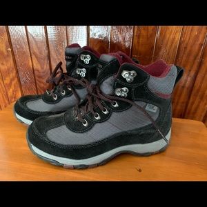 LL Bean Women’s Snow Sneakers, size 7M, new